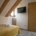 Jr Luxury Guesthouse2 Konukevi