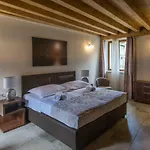 Jr Luxury Guesthouse2 4*