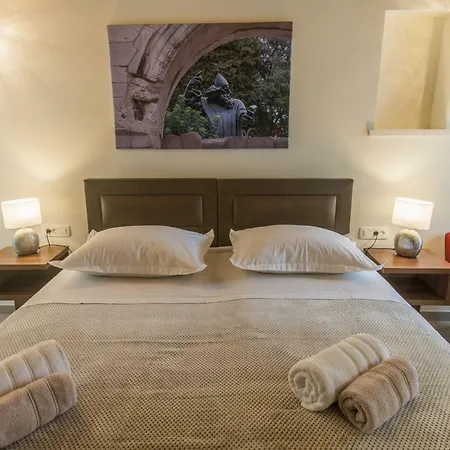 Jr Luxury Guesthouse2 4*