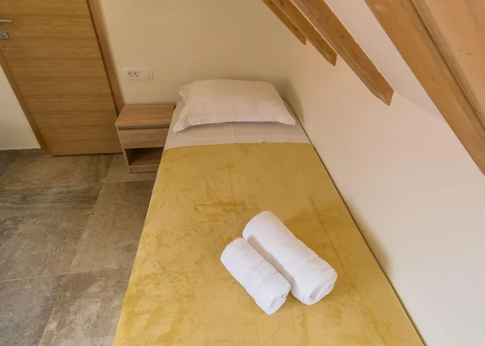 Jr Luxury Guesthouse2 4*
