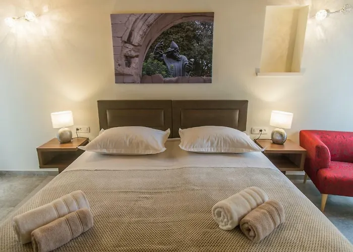 Jr Luxury Guesthouse2 4*
