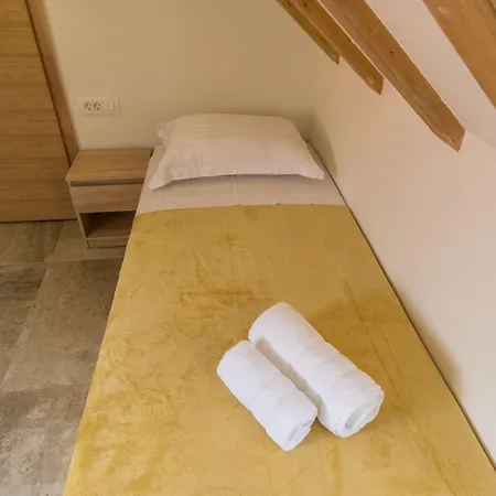 Jr Luxury Guesthouse2 4*