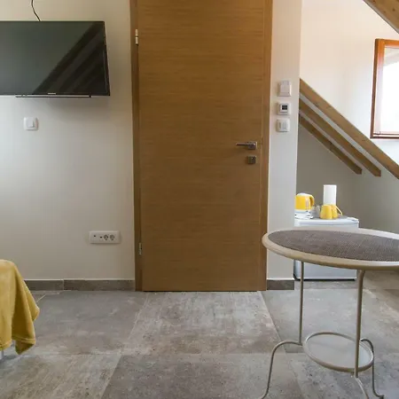 Jr Luxury Guesthouse2 4*