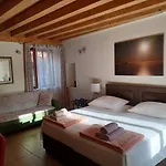 בית הארחה Jr Luxury Guesthouse2 ספליט