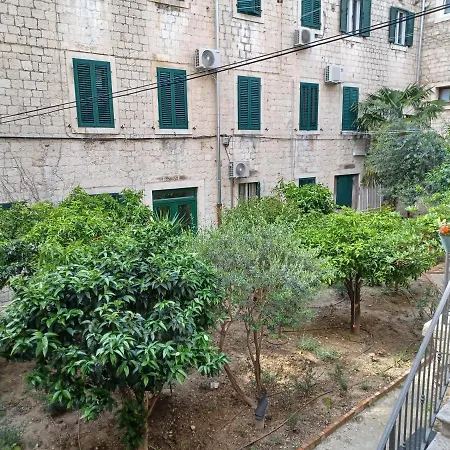 Jr Luxury Guesthouse2 Affittacamere 4*