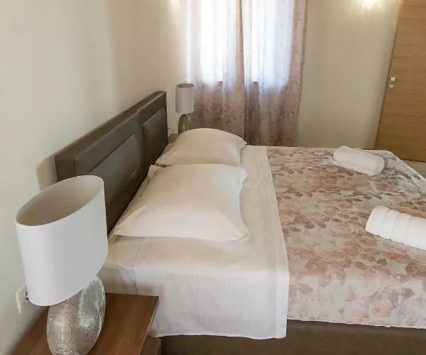 Jr Luxury Guesthouse2 4*