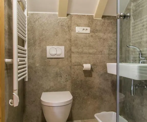 Jr Luxury Guesthouse2 4* Split